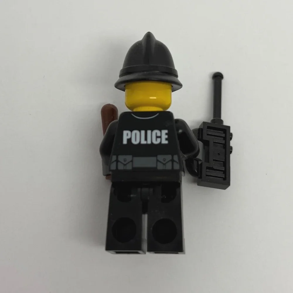 LEGO City British Police Officer Bobby Minifigure cty0474 with Radio & Truncheon